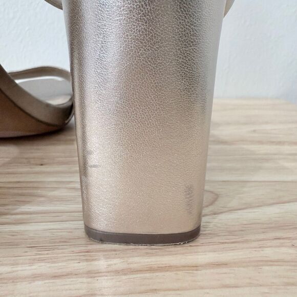 Naturalizer Women Size 9W Joy in Silver Sand Slip On Pump Heels - Picture 9 of 15